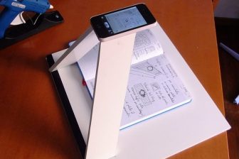 SnapLiteに対抗?DIYで簡単につくれるiPhone用のスキャナースタンド