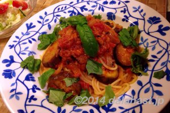 フレッシュバジルと相性抜群!茄子とトマトとツナのパスタ