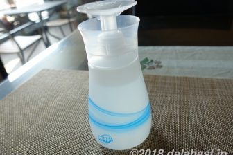 【レビュー】 プッシュ式の食卓用アルコール除菌クリーナー 詰め替えて何度も使えるコンパクトなボトルがオススメ