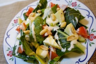 【レシピ】 七味ヨーグルトドレッシングの減塩サラダ シャキシャキ小松菜を堪能できる旬のサラダ