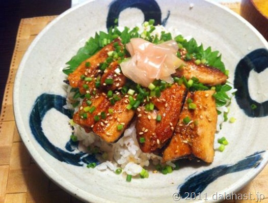 秋刀魚蒲焼丼01