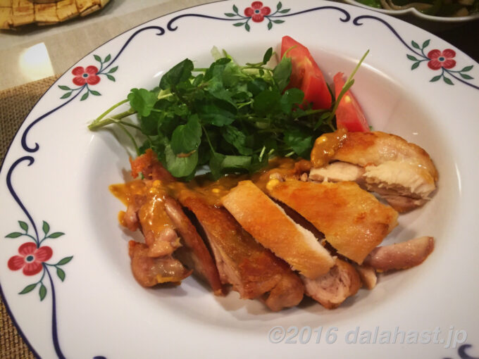 スキレットチキンとクリーミーほうれん草アーティチョークソースのレシピ