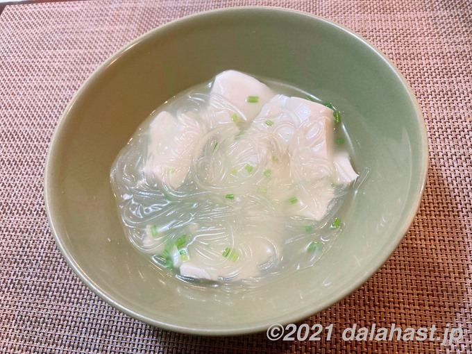 豆腐と春雨のタイ風スープ